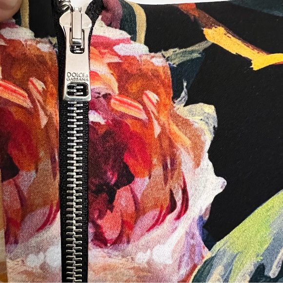 Dolce&Gabbana
Floral Silk-Blend Sheath Midi-Dress - Picture 9 of 14